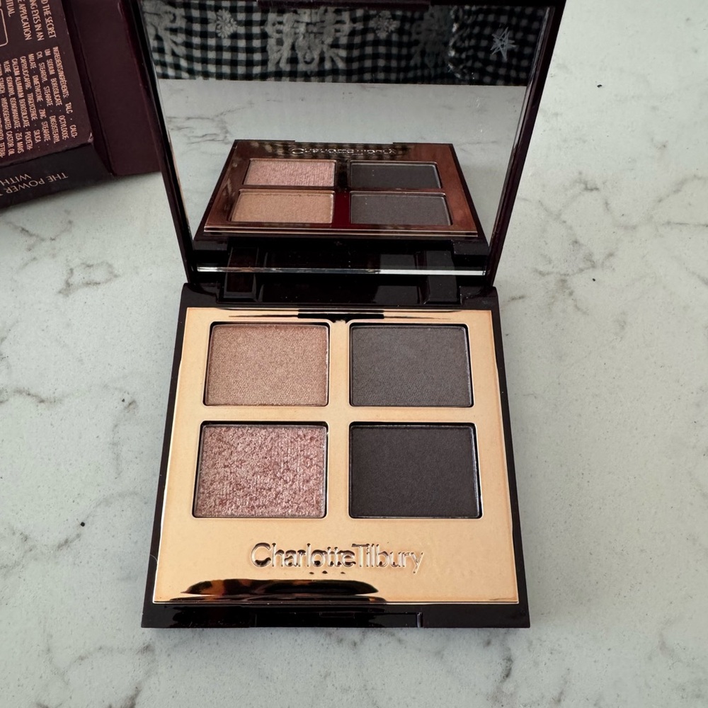 Charlotte Tilbury Uptown Girl Eyeshadow Palette